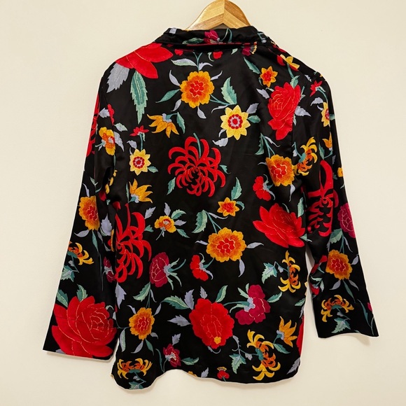 Natori Floral Button Front Top Size Small Long sleeve red black PJs Sleep Shirt - Picture 6 of 7